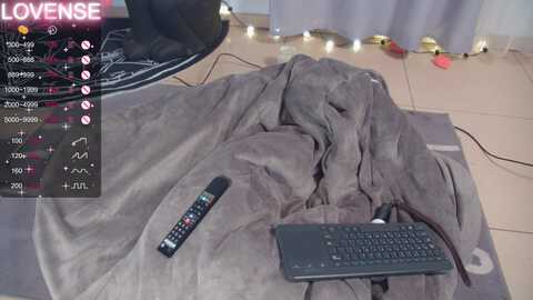 careful_i_bite @ stripchat on 20231025