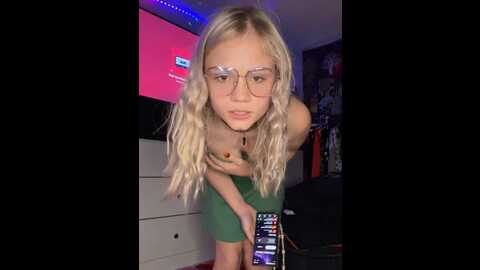 cutiepietease02 @ stripchat on 20231025