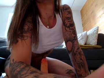 etwas_neugierig @ stripchat on 20231025