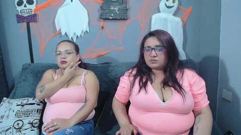 lesb_milf @ stripchat on 20231025