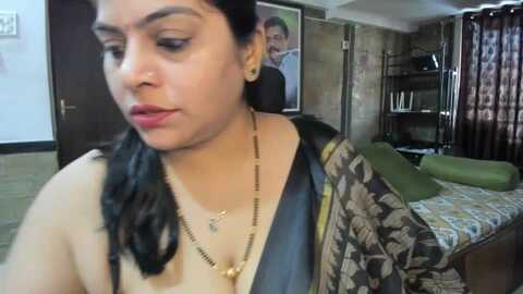 tarivishu23 @ stripchat on 20231025