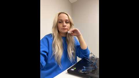 bondgirl_013 @ stripchat on 20231026