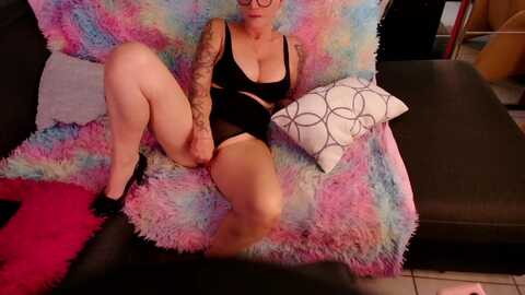 milf_and_tranny @ stripchat on 20231029