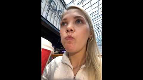 street_krystina @ stripchat on 20231029