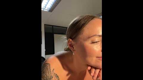 emasalis @ stripchat on 20231030