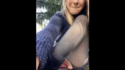 risky_girl23 @ stripchat on 20231030