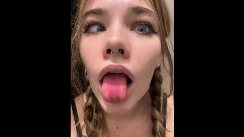 holy_tereza @ stripchat on 20231031