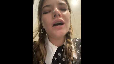 holy_tereza @ stripchat on 20231031