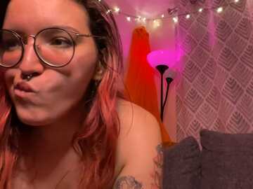 itsmaddymtl @ stripchat on 20231031