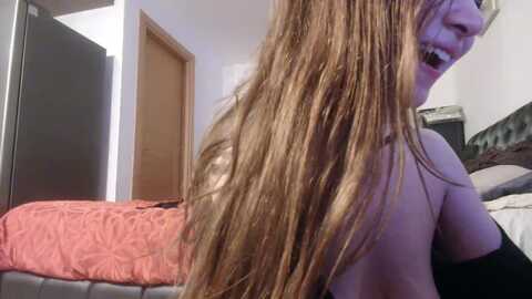 miaelis @ stripchat on 20231031