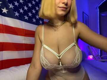 laylaastar @ stripchat on 20231101