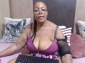 ebonycandy10 @ stripchat on 20231102