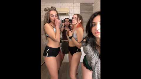 rollinggirlz @ stripchat on 20231102