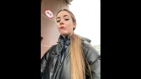 snow_ma1den @ stripchat on 20231102