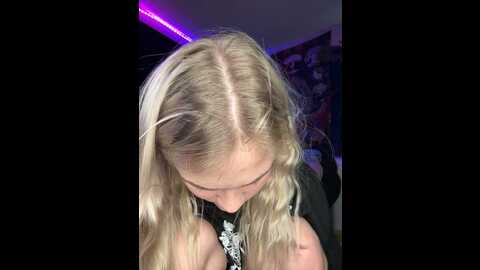 cutiepietease02 @ stripchat on 20231103