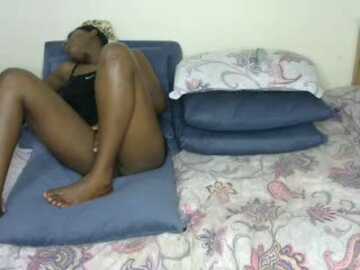 sassy_laura @ stripchat on 20231103