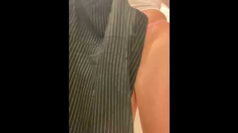 street_krystina @ stripchat on 20231103