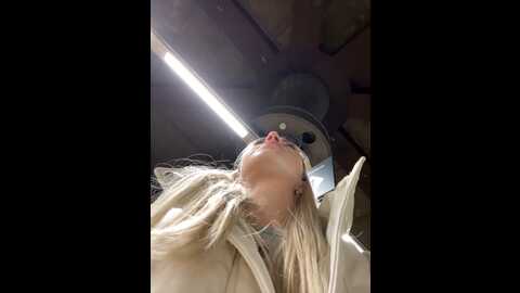 streetdoll @ stripchat on 20231103