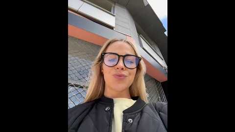 streetdoll @ stripchat on 20231104