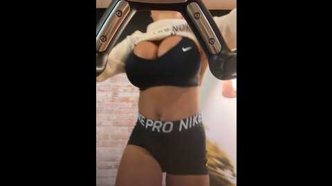 f3ckdolllucy @ stripchat on 20231105