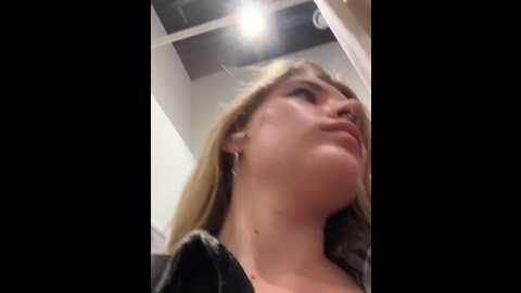 holy_tereza @ stripchat on 20231105