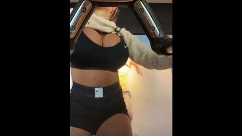 f3ckdolllucy @ stripchat on 20231106