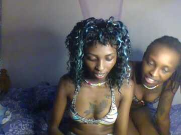 petite_cutie @ stripchat on 20231106