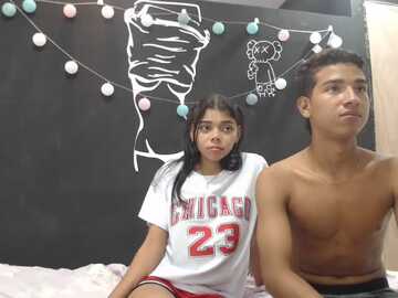 littlee_girll_14 @ stripchat on 20231107