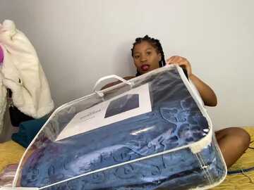 misslola27 @ stripchat on 20231107