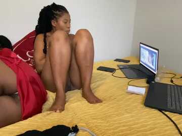 misslola27 @ stripchat on 20231107