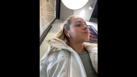 streetdoll @ stripchat on 20231107