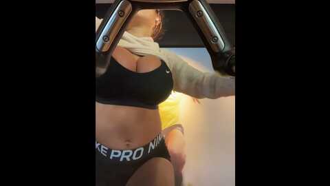 f3ckdolllucy @ stripchat on 20231108