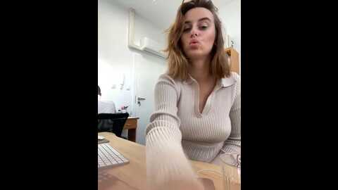 hii_lolla @ stripchat on 20231108