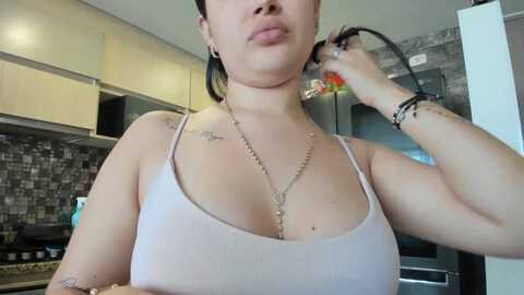 sara_fun @ stripchat on 20231108