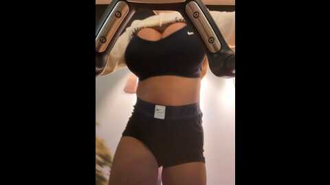 f3ckdolllucy @ stripchat on 20231109