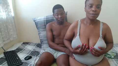 bigboobsmommaxx