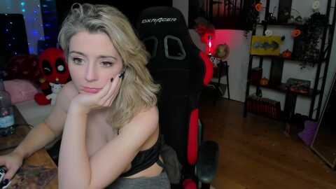 lisaonthemoon @ stripchat on 20231110