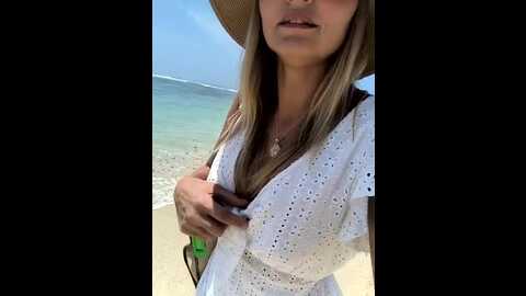 beverly_hillls @ stripchat on 20231112