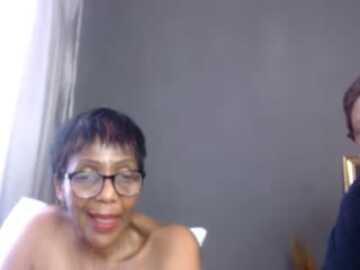 bustybutterbumcougar @ stripchat on 20231112