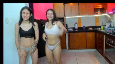 royalgirls_x @ stripchat on 20231112