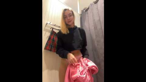 miss_elfie @ stripchat on 20240920