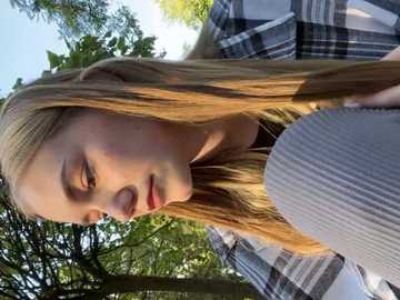 aniemiller @ stripchat on 20240921