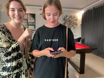 nura_n_sarah @ stripchat on 20240921