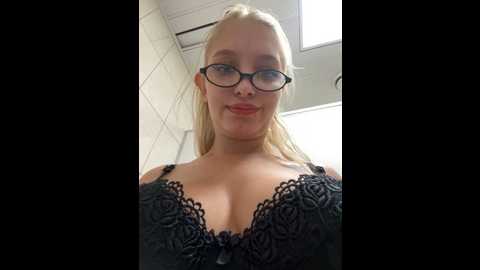 milkyy_wway @ stripchat on 20240922