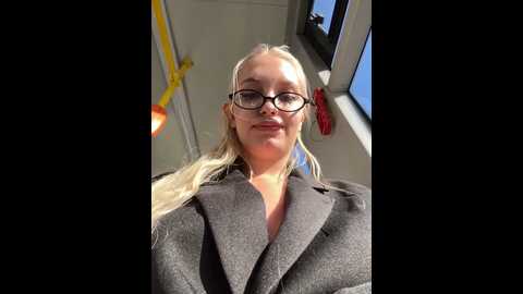 milkyy_wway @ stripchat on 20240922