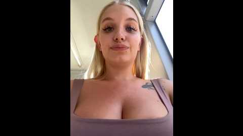 milkyy_wway @ stripchat on 20240925