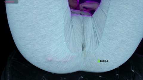 cameltoy_squirt_inpants @ stripchat on 20240927