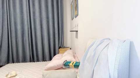 bella_175 @ stripchat on 20241001