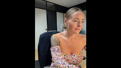 emasalis @ stripchat on 20241002