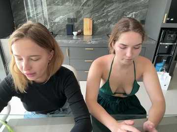 nura_n_sarah @ stripchat on 20241003